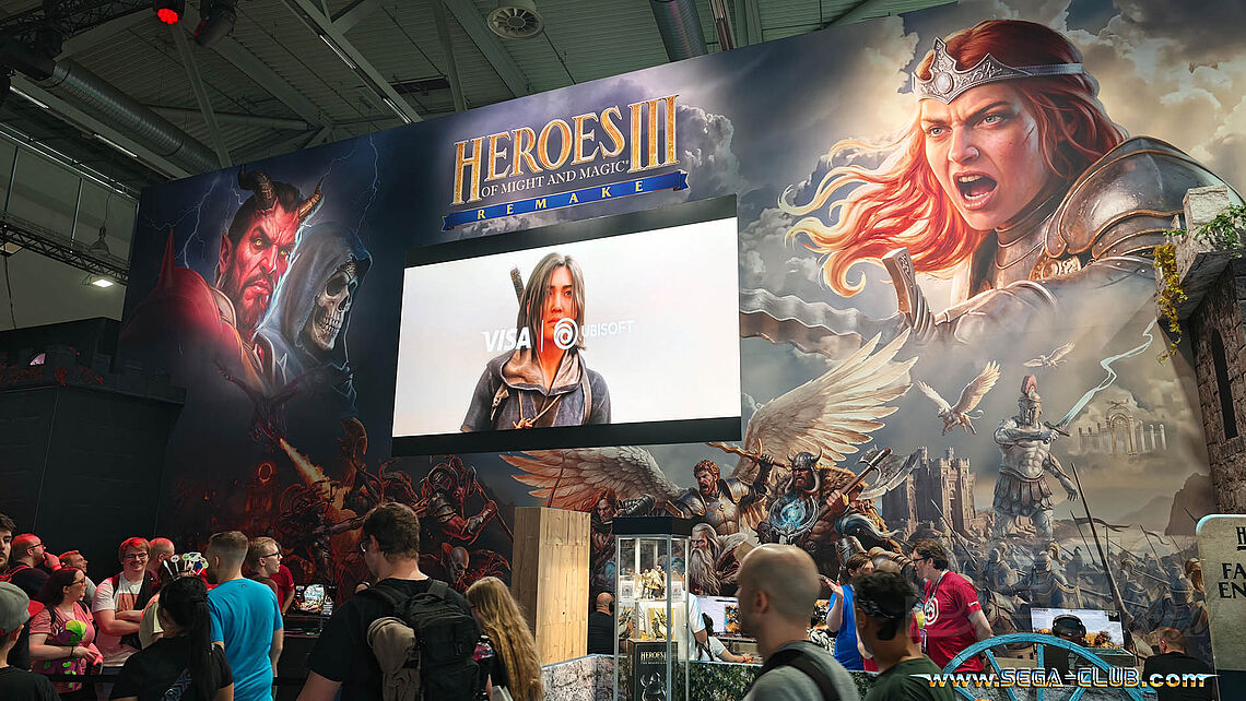 Heroes of Might and Magic 3 Remake: ein großer Bildschirm innerhalb der Artwork-Wand zeigt Szenen zum Spiel, direkt darunter Anspielmöglichkeiten