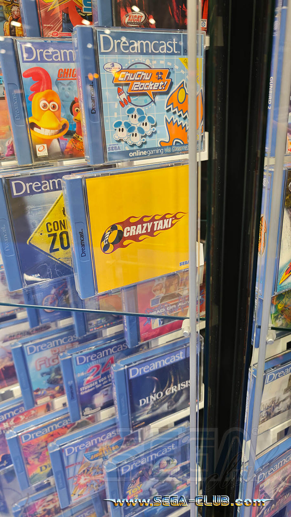 Dreamcast PAL-Spiele von Crazy Taxi, Dino Crisis, Disney Games oder Conflict Zone in Vitrinen