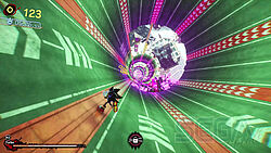 Verfolgung des Doom's Eye: durch einen Straßentunnel mit Ringen und Abgründen