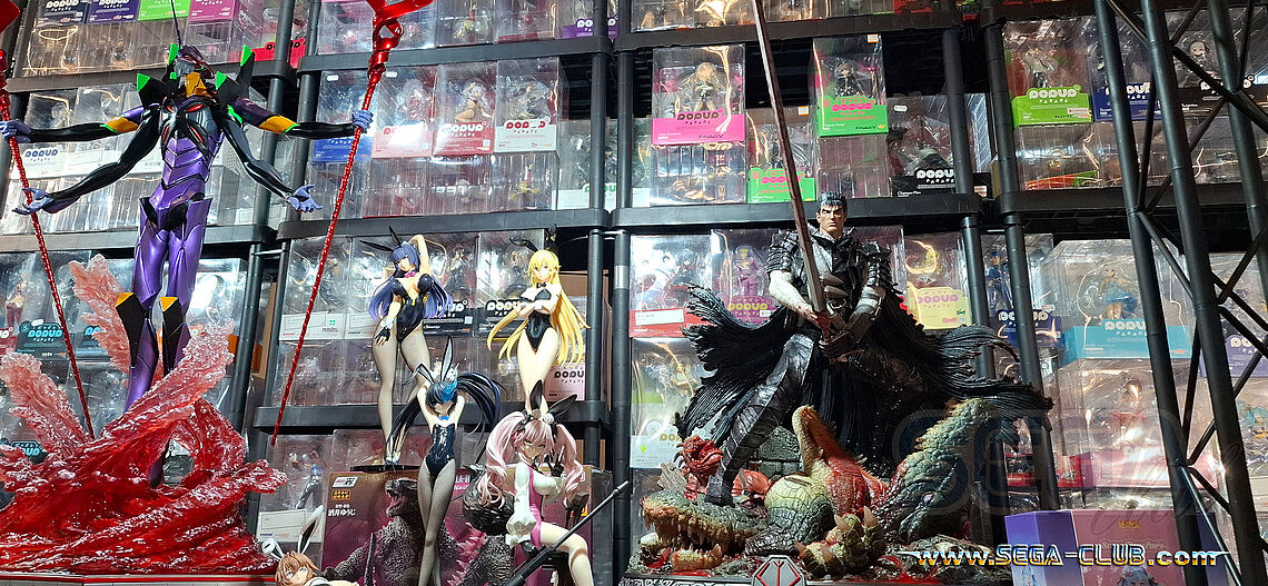 Viele große Figuren zum Kauf, darunter Guts von BERSERK