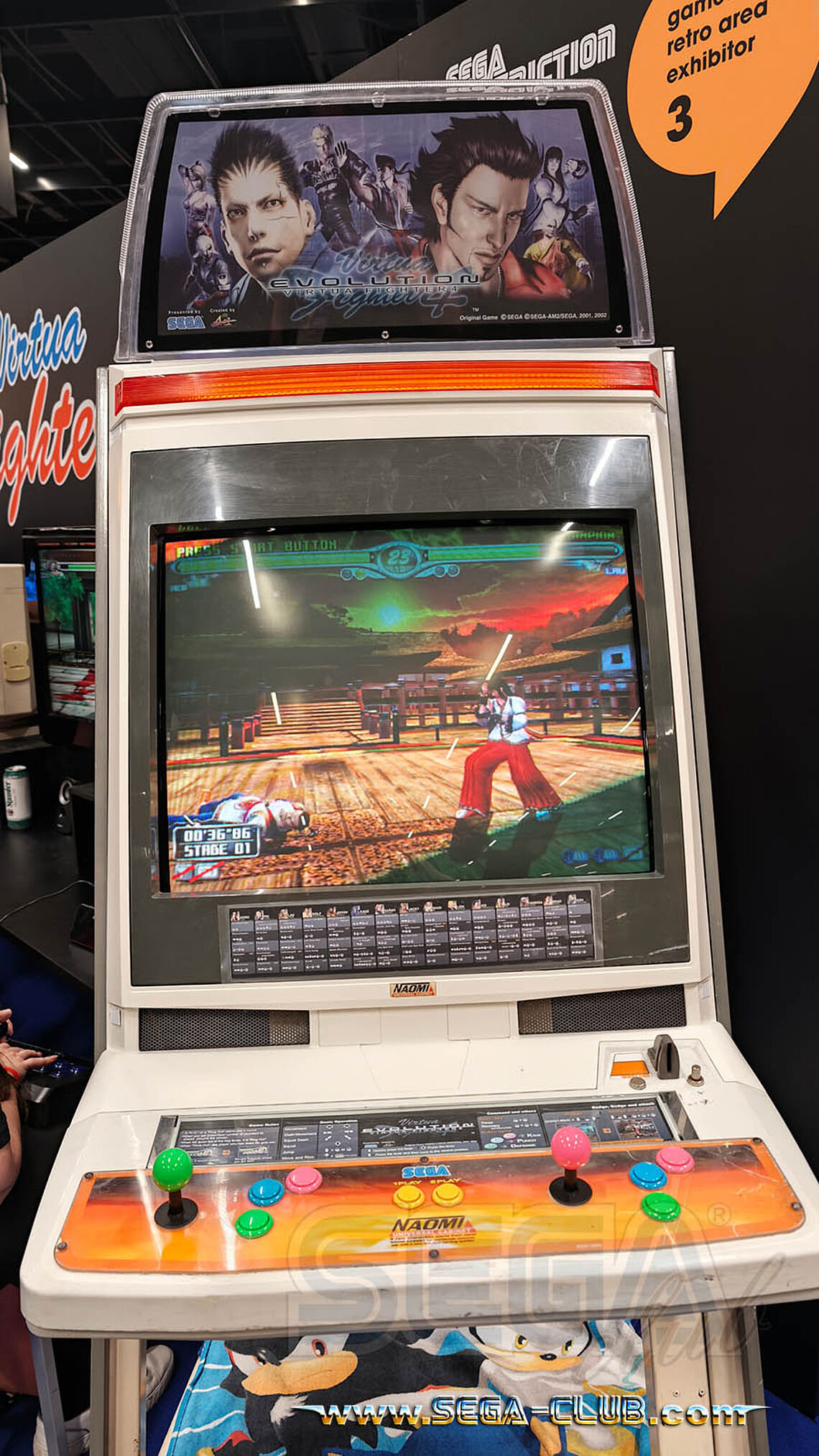 Virtua Fighter 4 Evolution Automat am SEGA Addication Stand