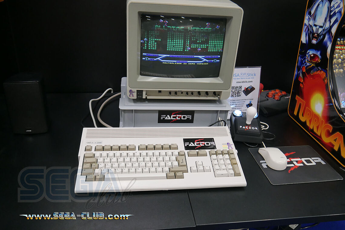 Factor Home Computer alias Amiga A 1200 mit speziellen Factor Stick