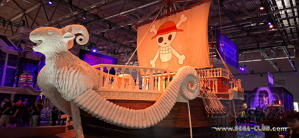 Das Flying Lamb Piratenschiff original aufgebaut aus One Piece