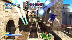 Sonic sammelte 5 rote Münzen auf seinem Weg zum Ziel, als er von mehreren Robotern mit Laserstrahlen beschossen wird