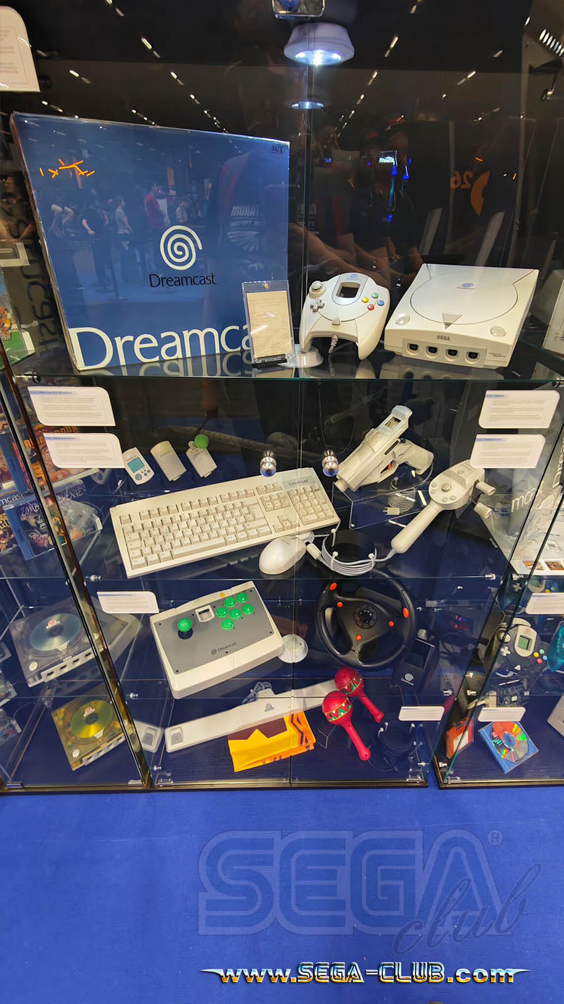 PAL-Dreamcast mit Tastatur, Arcade Stick, Fishing Controller und mehr