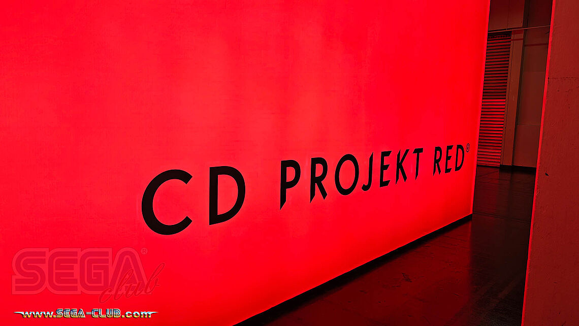 Leuchtwand in knallrot mit der schwarzer Aufschrift: CD Projekt Red