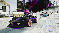 Espio im schwarzen Auto gefolgt von Rouge the Bat