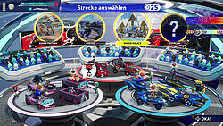 Festival-Lobby: Dreierteams und Miku Hatsune Designs der Fahrzeuge