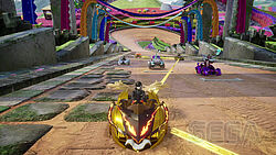 Joker steht an der Startlinie mit anderen Fahrern