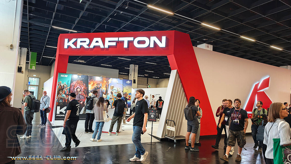 Ein roter Rundbogen am KRAFTON Stand