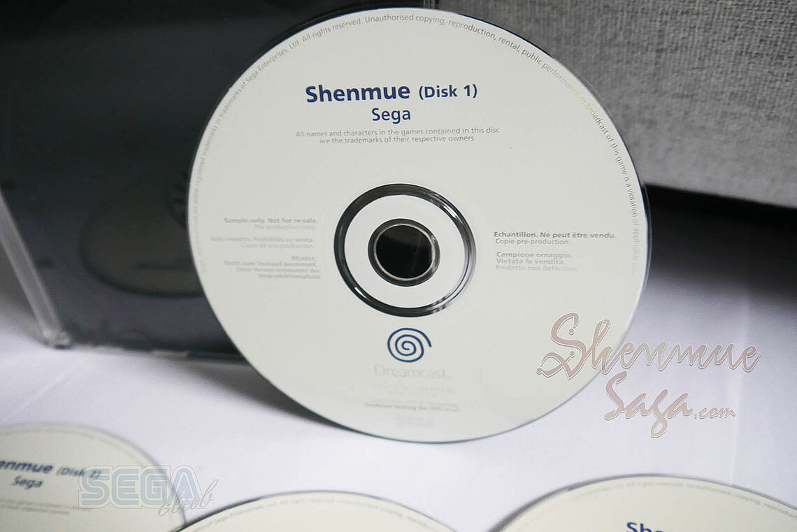 GD-Rom 1 von 4 im weißen Design mit blauer Schrift