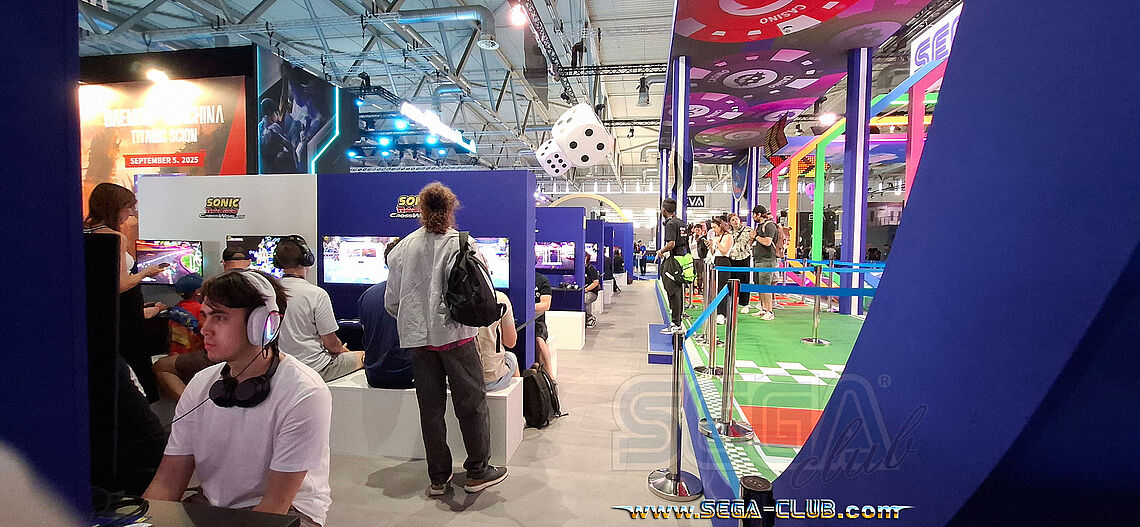 Von den Absperrungen ins Innere der Spielflächen: Viele Spieler zocken hier das neue Sonic Racing