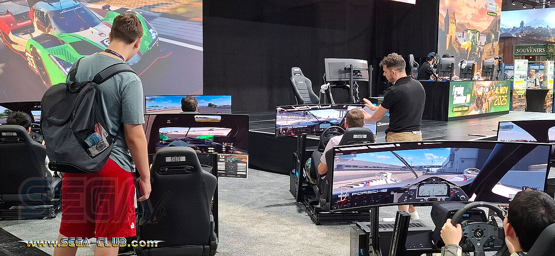 Project Racing mit vielen Rennsitzen und riesigen Curved Displays